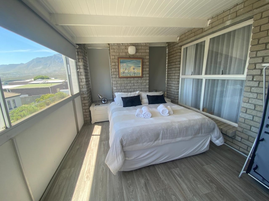 4 Bedroom Property for Sale in Pringle Bay Western Cape